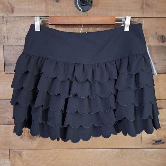 DKNY Black Tiered Ruffle Skirt SZ 10 NWT. Y2K - Picture 1 of 6